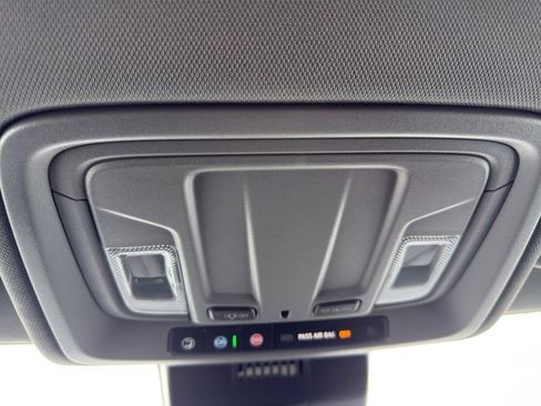 Used 2022 Chevrolet Silverado 1500 LT image 23