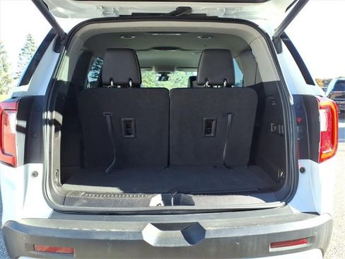 Used 2023 GMC Acadia SLT image 8