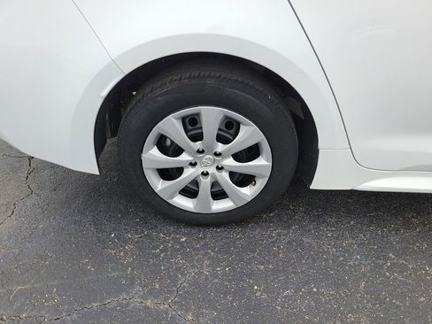 Used 2024 Toyota Corolla LE image 7