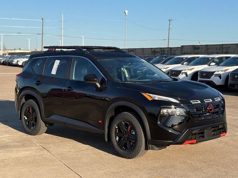 New 2026 Nissan Rogue SV image 4