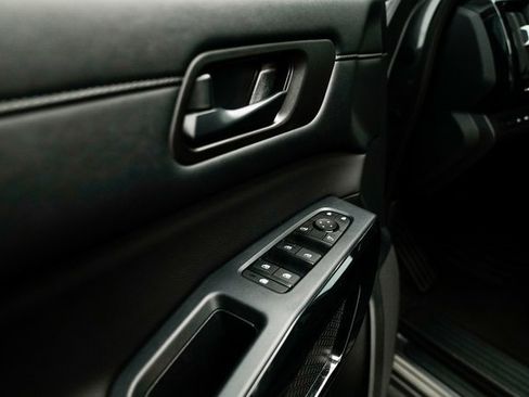 Used 2025 Nissan Pathfinder SV image 20