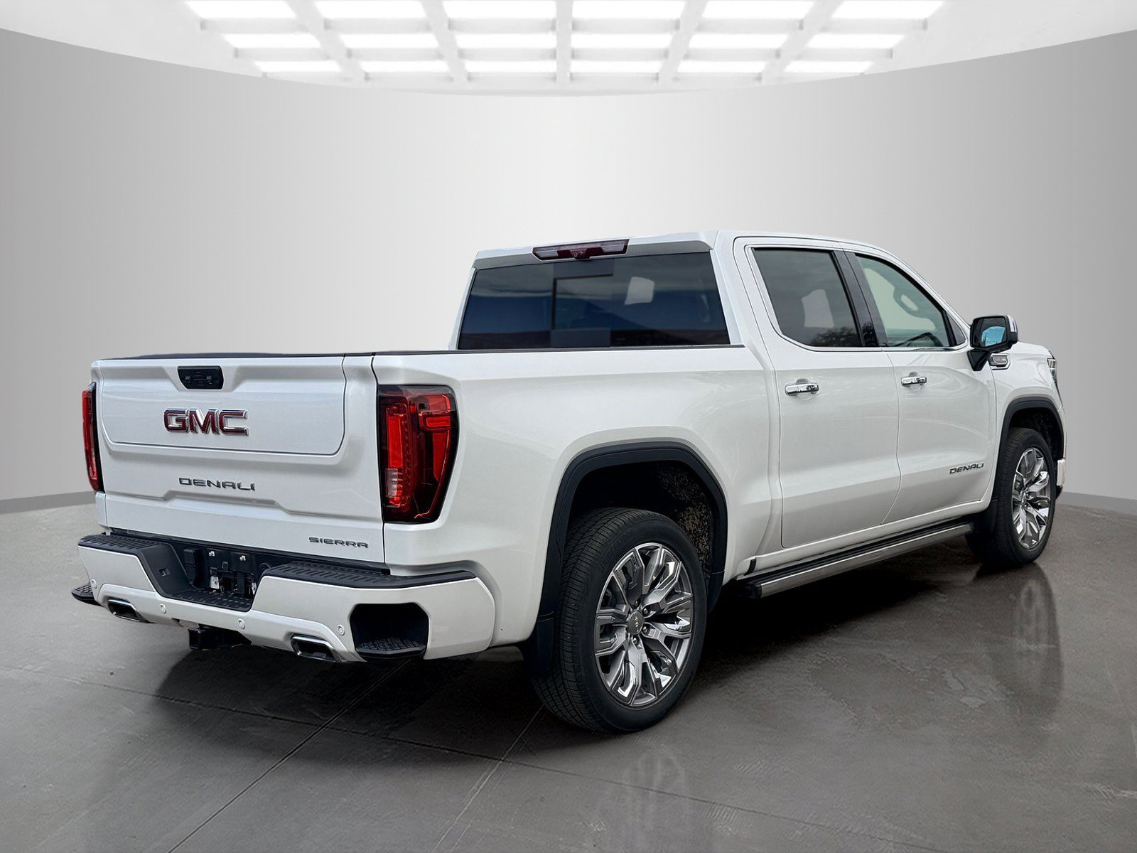 Used 2024 GMC Sierra 1500 Denali AWD/4WD image 5