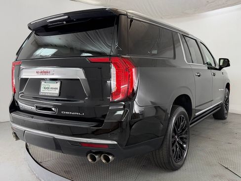 Used 2021 GMC Yukon XL Denali w/ Denali Premium Package AWD/4WD image 9