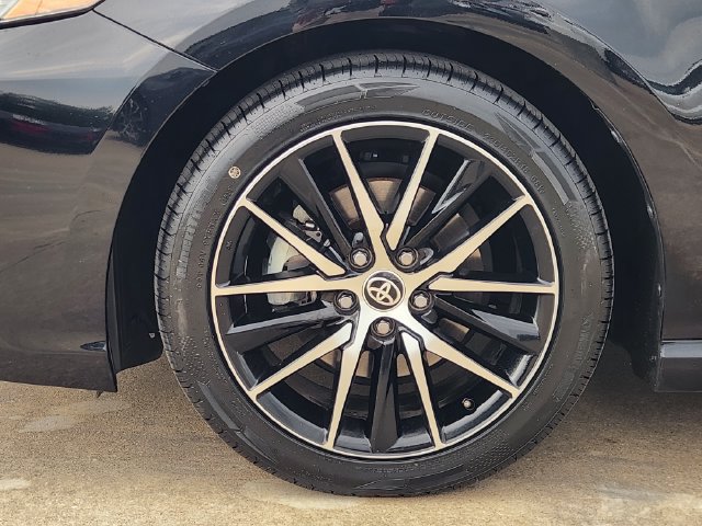 Used 2022 Toyota Camry SE w/ Convenience Package FWD image 8