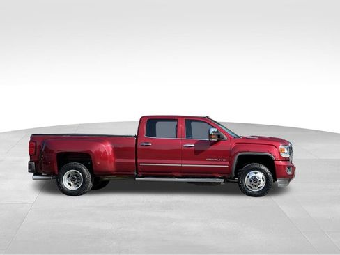 Used 2018 GMC Sierra 3500 Denali w/ Duramax Plus Package AWD/4WD image 12