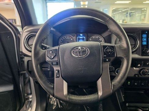 Used 2017 Toyota Tacoma SR5 RWD image 13