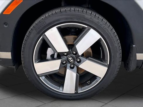Used 2025 Hyundai Santa Fe Limited FWD image 10