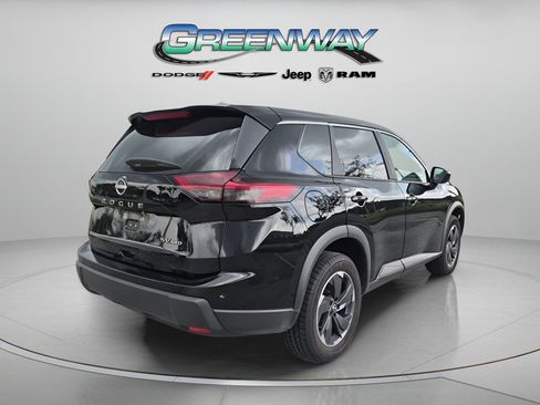 Used 2024 Nissan Rogue SV AWD/4WD image 3