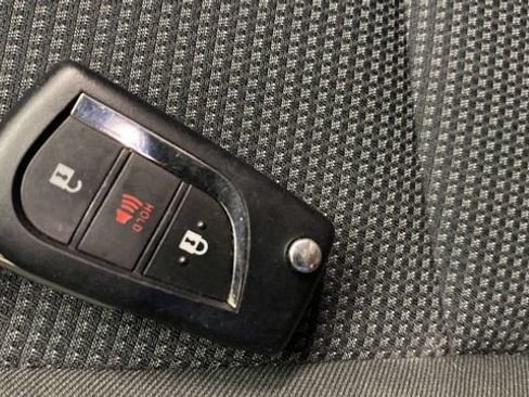 Used 2023 Toyota RAV4 LE AWD/4WD image 20