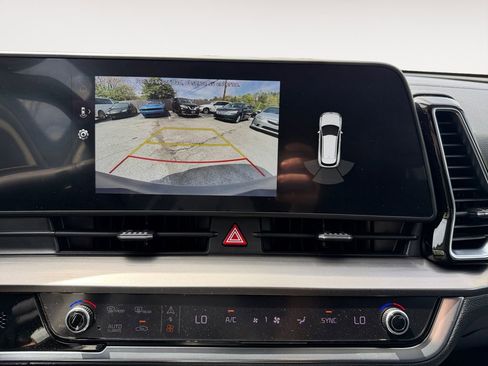 Used 2023 Kia Sportage EX image 9