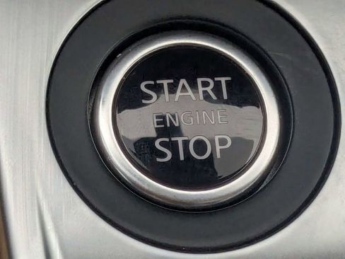 Used 2025 Nissan Sentra SV w/ SV Premium Package FWD image 30