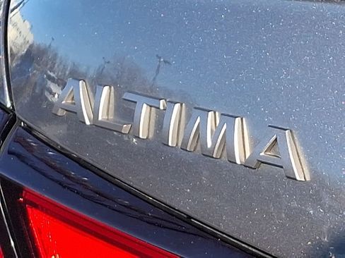 Used 2023 Nissan Altima 2.5 SL FWD image 31