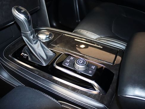 Used 2024 INFINITI QX80 Luxe image 40