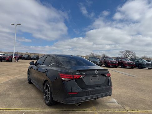 Certified 2025 Nissan Sentra SR w/ SR Premium Package image 18