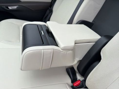 Used 2025 Lexus RX 450h AWD w/ Convenience Package image 27