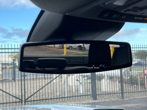 Used 2024 GMC Sierra 1500 SLT image 25