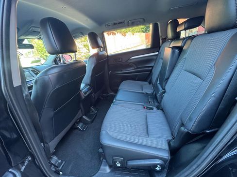 Used 2019 Toyota Highlander Plus AWD/4WD image 9