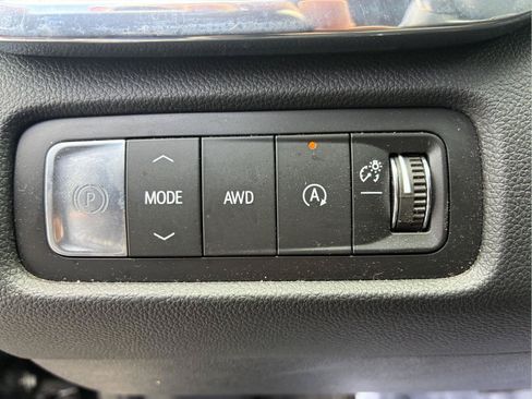 Used 2025 GMC Acadia Elevation w/ Elevation Premium Package AWD/4WD image 56