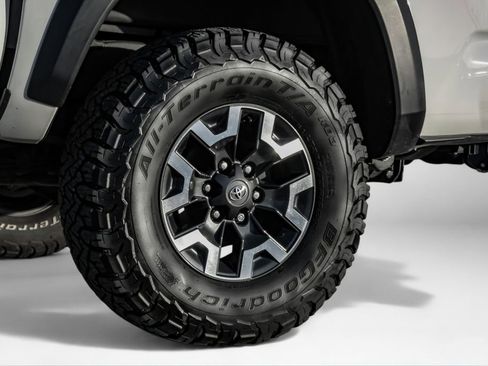 Used 2023 Toyota Tacoma TRD Off-Road image 60