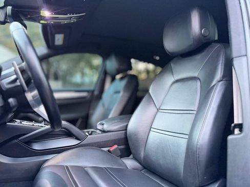 Used 2023 Porsche Cayenne Platinum Edition w/ Towing Package w/o Tow Ball image 14