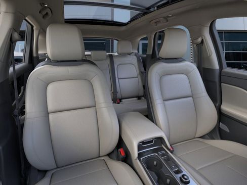 New 2026 Lincoln Corsair Premiere image 10