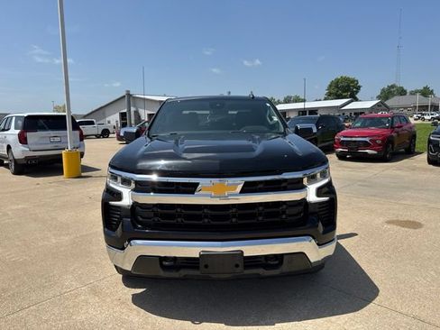 Used 2023 Chevrolet Silverado 1500 LT AWD/4WD image 2