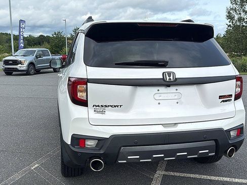Used 2023 Honda Passport TrailSport image 8