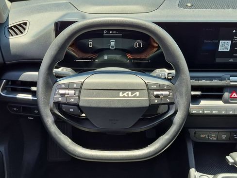 Used 2025 Kia K4 FWD image 23