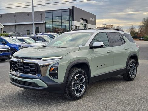 Used 2025 Chevrolet Equinox ACTIV w/ Safety and Technology Package image 1