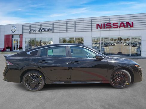 New 2027 Nissan Sentra SR w/ SR Premium Package FWD image 4