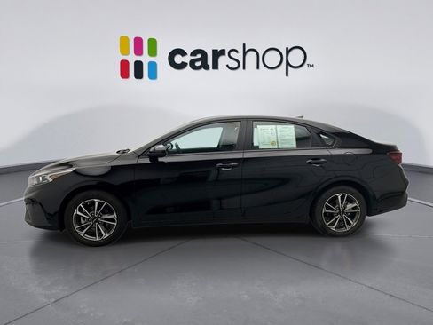 Used 2023 Kia Forte LXS image 2