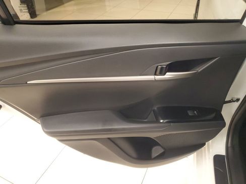 Used 2025 Toyota Camry SE image 13