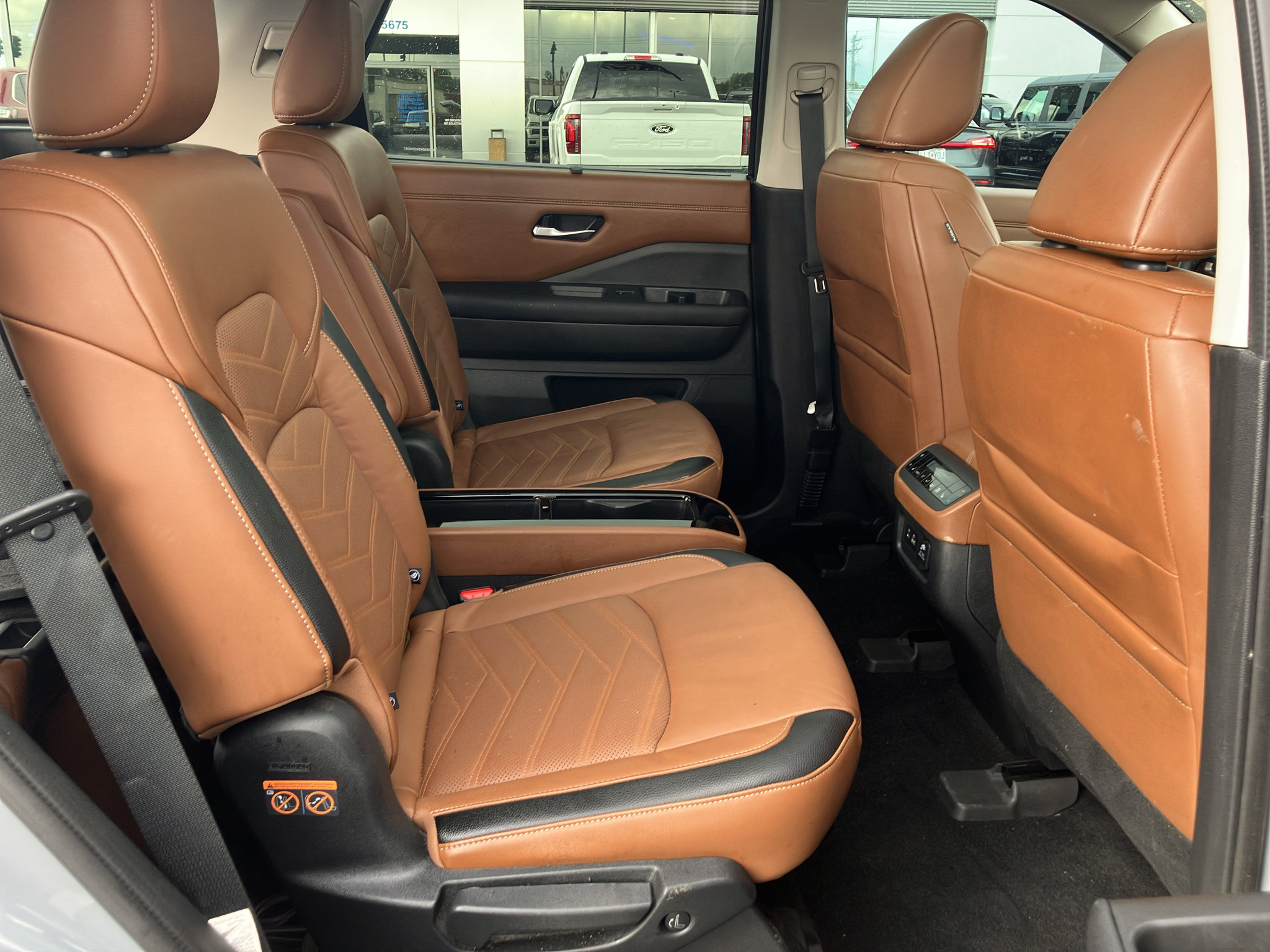 Used 2022 Nissan Pathfinder Platinum w/ Cargo Package AWD/4WD image 37