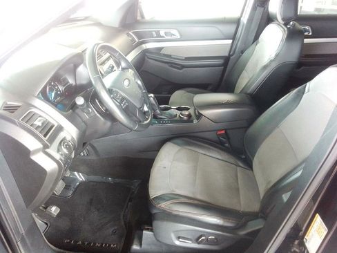 Used 2017 Ford Explorer XLT w/ Equipment Group 202A image 15