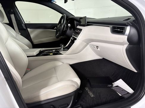 Used 2024 Genesis G70 2.5T image 14