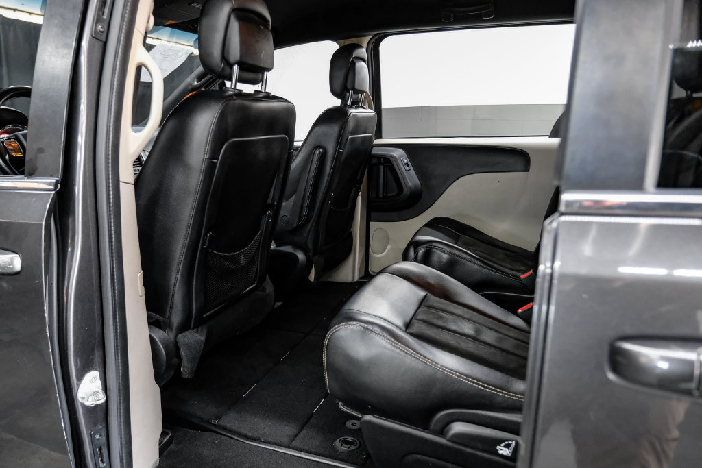 Used 2019 Dodge Grand Caravan SXT FWD image 42
