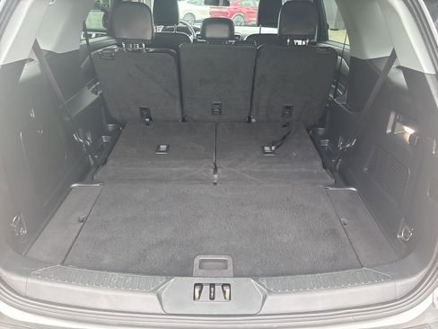 Used 2022 Ford Explorer XLT w/ Equipment Group 202A image 34