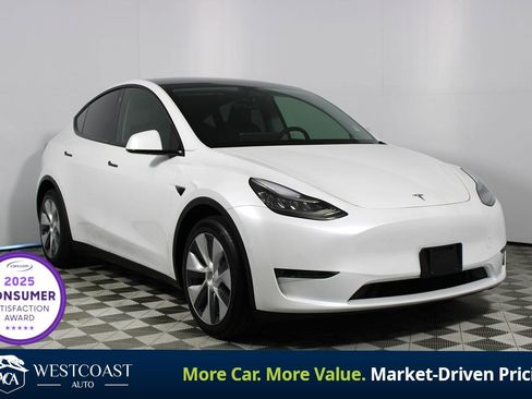 Used 2021 Tesla Model Y Long Range image 1