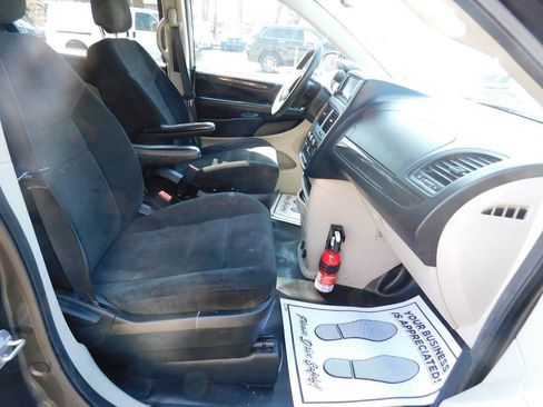 Used 2016 Dodge Grand Caravan SE w/ Quick Order Package 29E SE FWD image 22