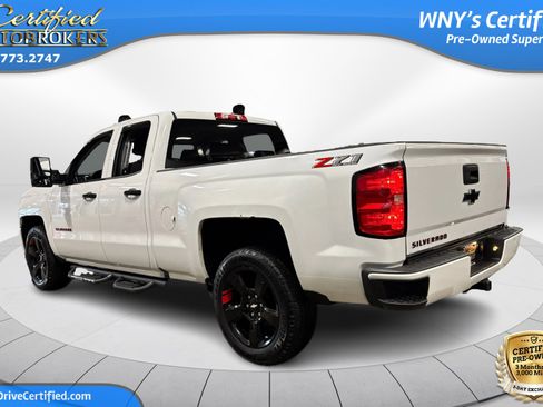 Used 2018 Chevrolet Silverado 1500 LT w/ Redline Edition image 8