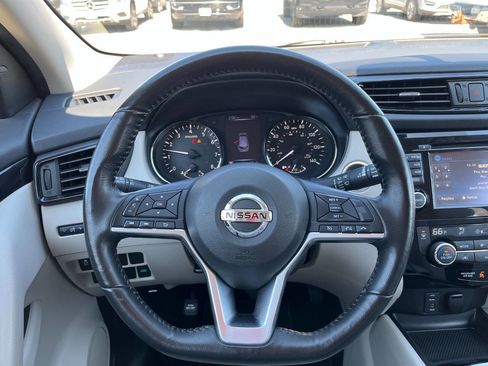 Used 2018 Nissan Rogue Sport SV w/ SV Technology Package image 22