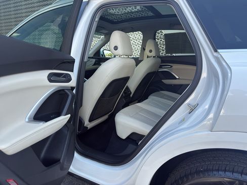 Certified 2025 Audi Q5 Premium w/ Convenience Package AWD/4WD image 12