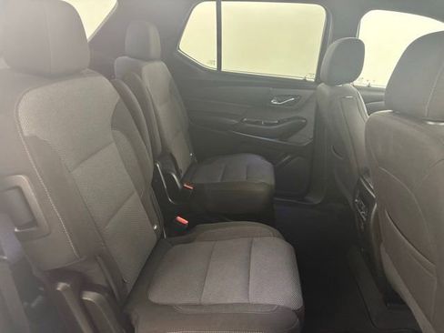 Used 2023 Chevrolet Traverse LT FWD image 16
