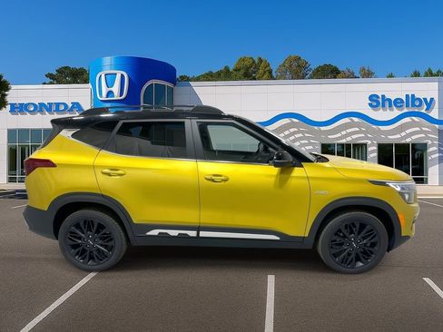 Used 2022 Kia Seltos Nightfall Edition image 9