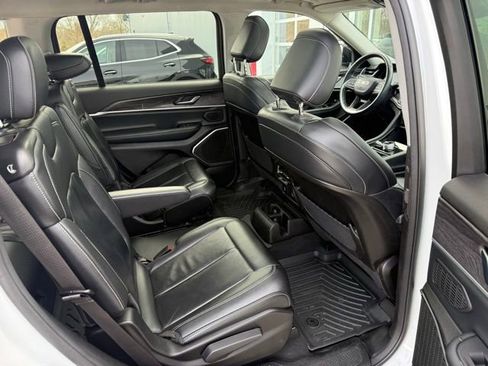 Used 2022 Jeep Grand Cherokee L Limited image 27