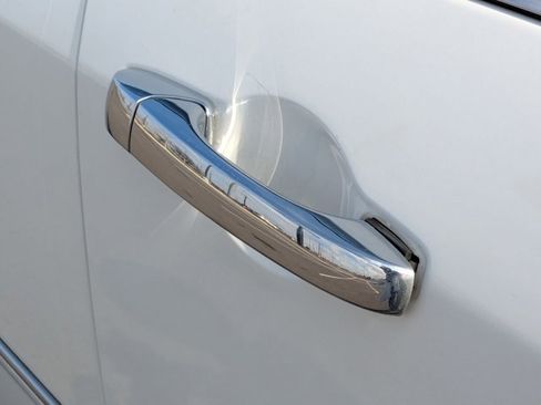 Used 2006 Chrysler 300 C w/ Protection Group II image 6