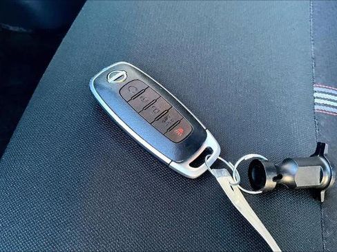 Used 2024 Nissan Versa SR image 14