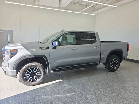 Used 2025 GMC Sierra 1500 AT4 w/ AT4 Premium Package image 2