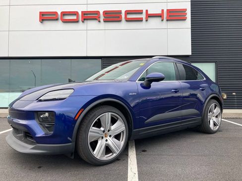 Used 2024 Porsche Macan 4 Electric image 6