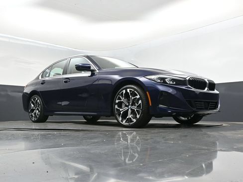 New 2026 BMW 330i Sedan w/ Convenience Package RWD image 44
